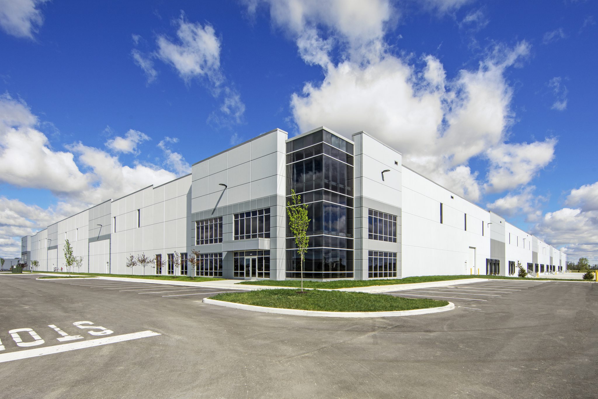 Ambrose Property Group announces new tenant at Mount Comfort Logistics